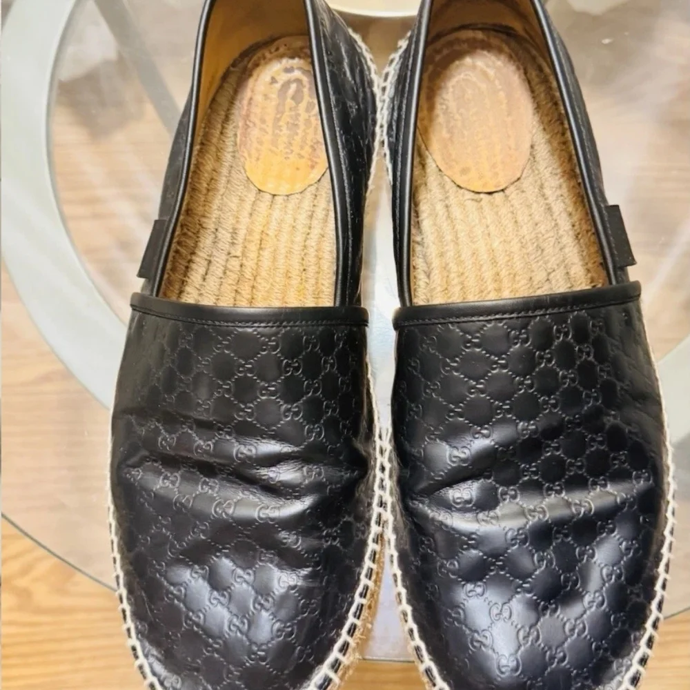 Authentic Gucci Spadrille #567112 Mens Size Size 11 Black Leather GG Flaw .